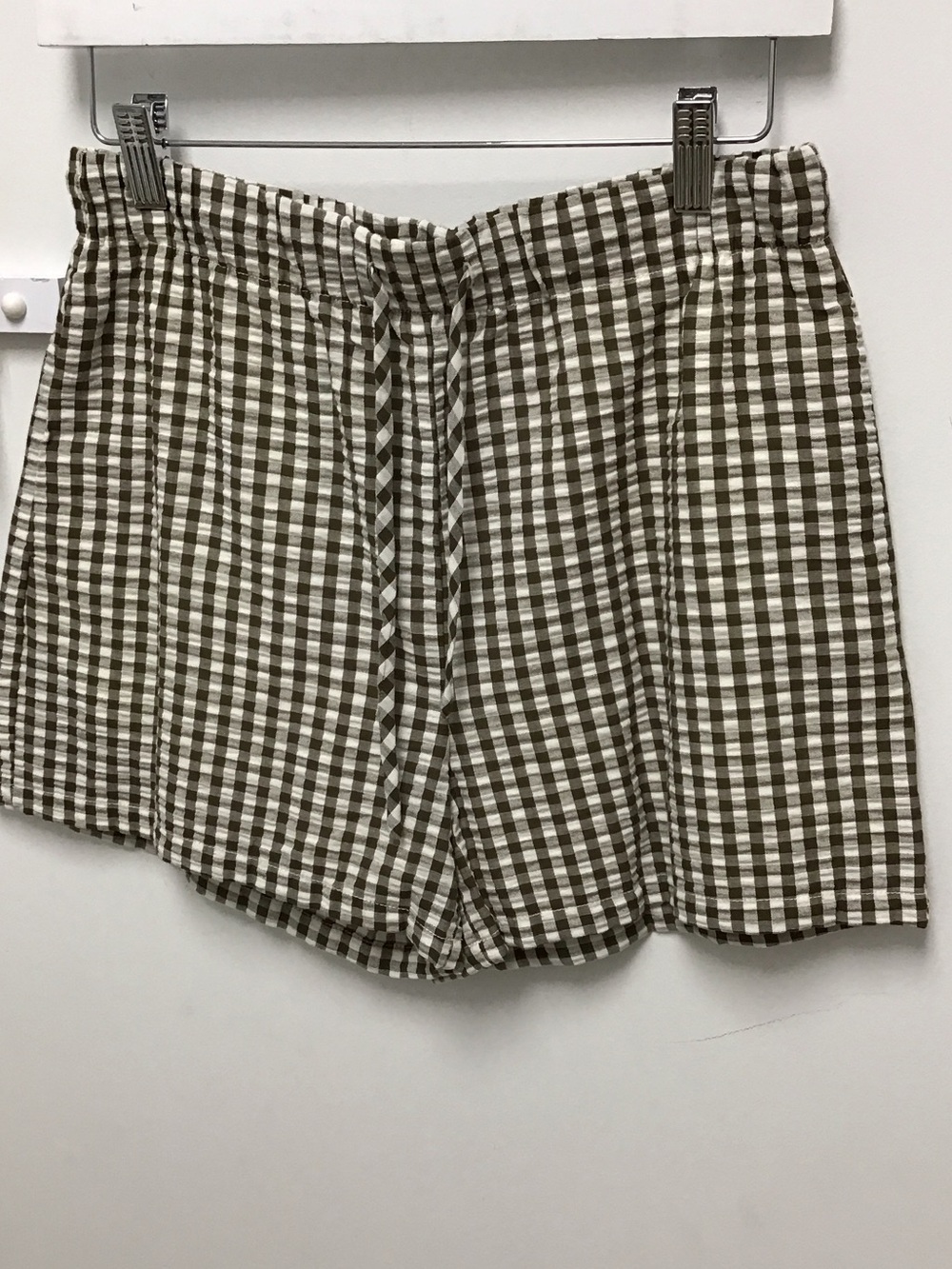 Sanctuary Gingham Tie-Front Women’s Shorts in Olive/White